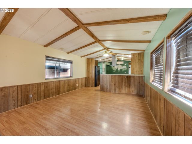 56 MANOR Loop, Roseburg, OR 97471