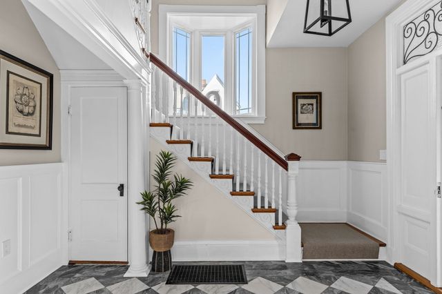 186 Temple St, Boston, MA 02132