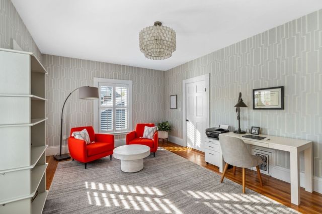 186 Temple St, Boston, MA 02132