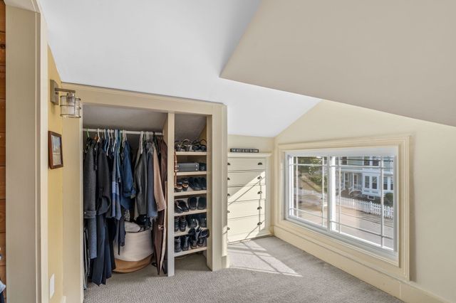 186 Temple St, Boston, MA 02132