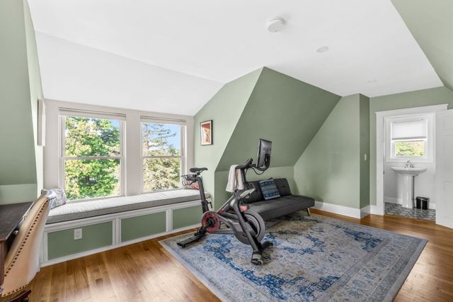 186 Temple St, Boston, MA 02132