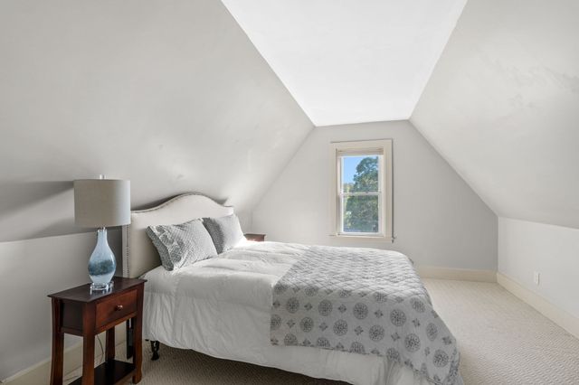186 Temple St, Boston, MA 02132