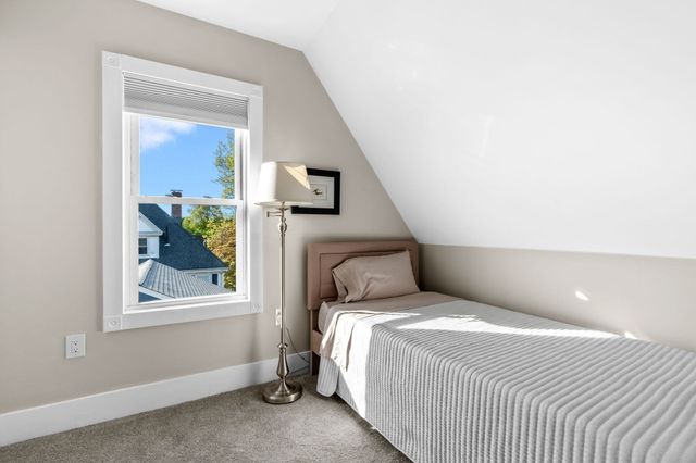 186 Temple St, Boston, MA 02132