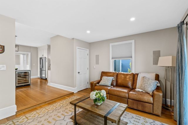 186 Temple St, Boston, MA 02132