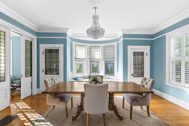 186 Temple St, Boston, MA 02132