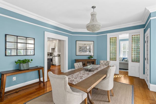 186 Temple St, Boston, MA 02132