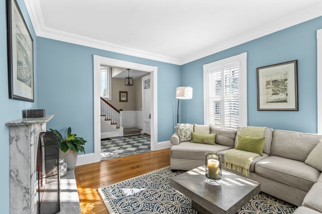 186 Temple St, Boston, MA 02132