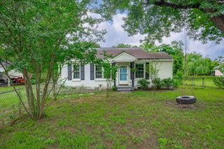 1614 Clyburn Street, Camden, SC 29020