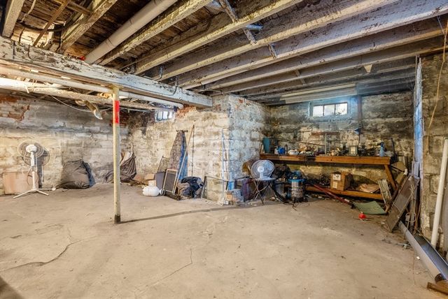 224 Riverdale St, West Springfield, MA 01089