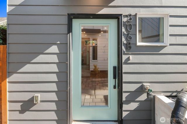 806 B S Rose Street, Seattle, WA 98108
