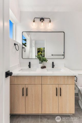 806 B S Rose Street, Seattle, WA 98108