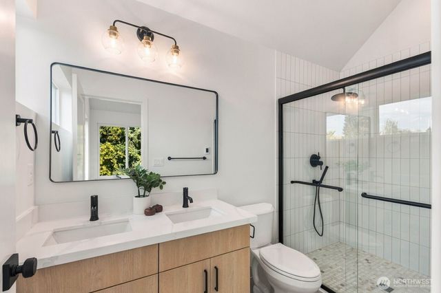 806 B S Rose Street, Seattle, WA 98108