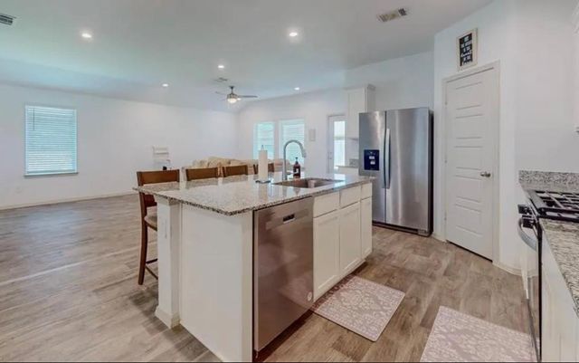 6725 Riplee Dr, Beaumont, TX 77708