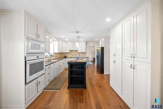 6910 E Split Rock Cir Circle, Sioux Falls, SD 57110