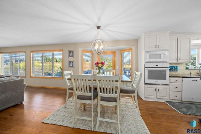 6910 E Split Rock Cir Circle, Sioux Falls, SD 57110