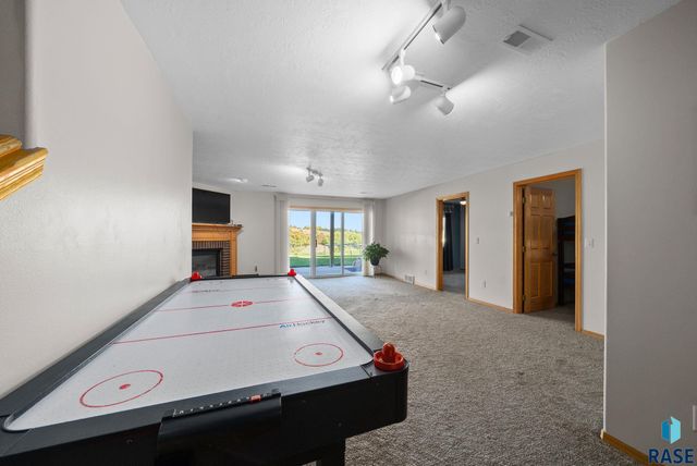 6910 E Split Rock Cir Circle, Sioux Falls, SD 57110