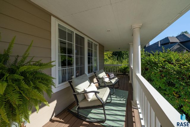 6910 E Split Rock Cir Circle, Sioux Falls, SD 57110