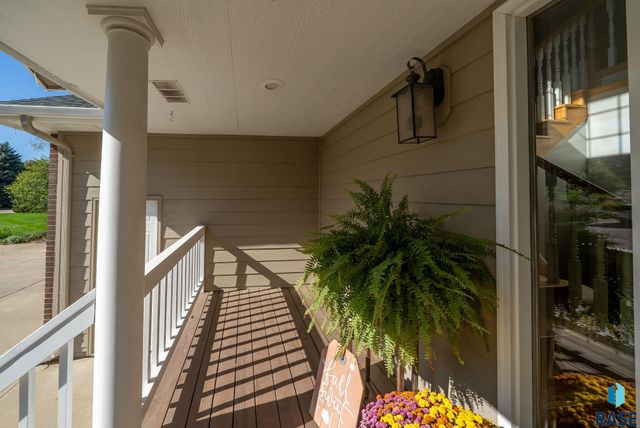 6910 E Split Rock Cir Circle, Sioux Falls, SD 57110