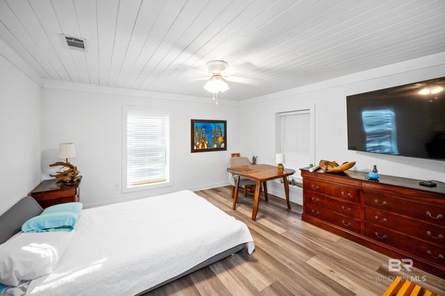 2221 Club House Drive, Lillian, AL 36549