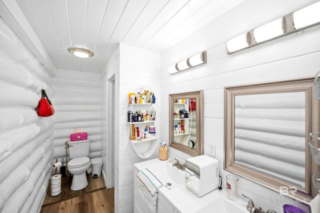 2221 Club House Drive, Lillian, AL 36549