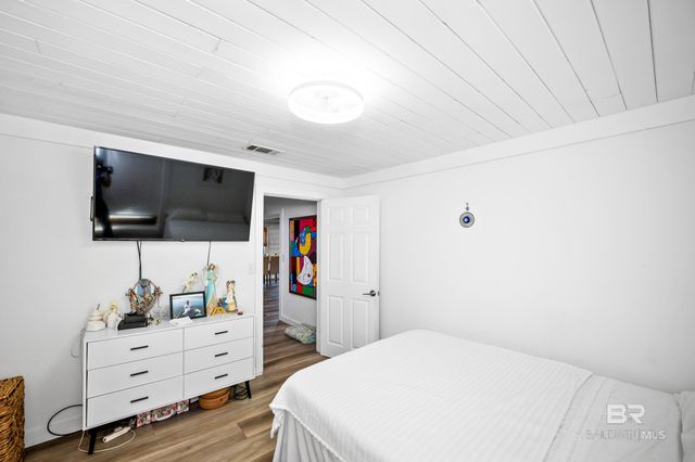 2221 Club House Drive, Lillian, AL 36549