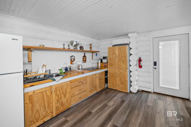 2221 Club House Drive, Lillian, AL 36549