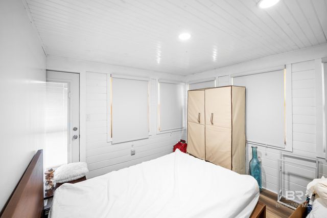 2221 Club House Drive, Lillian, AL 36549