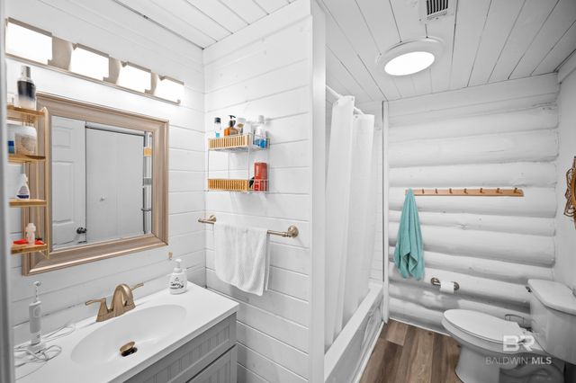 2221 Club House Drive, Lillian, AL 36549