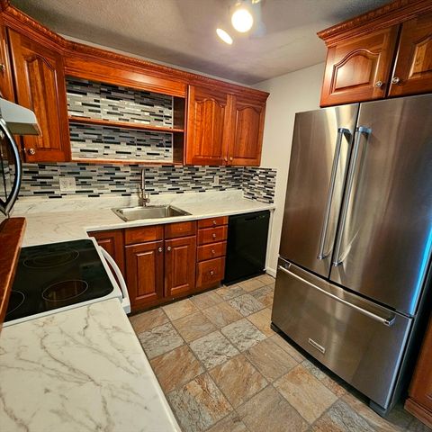 245 Boston Post Rd 7, Marlborough, MA 01752