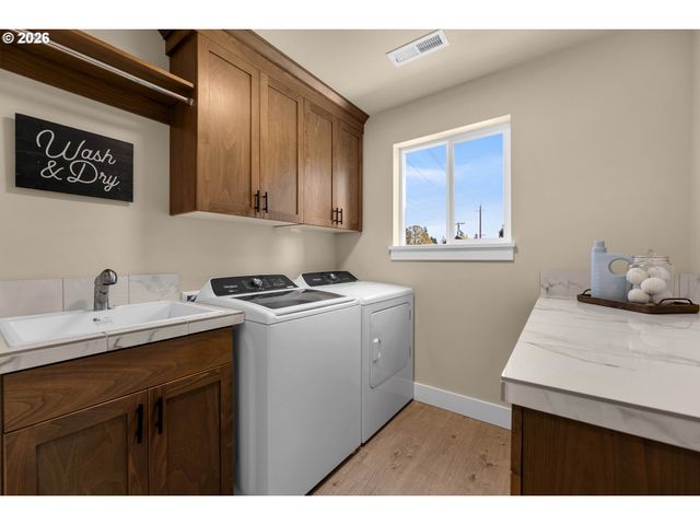 2308 Ne 94TH Ct, Vancouver, WA 98664