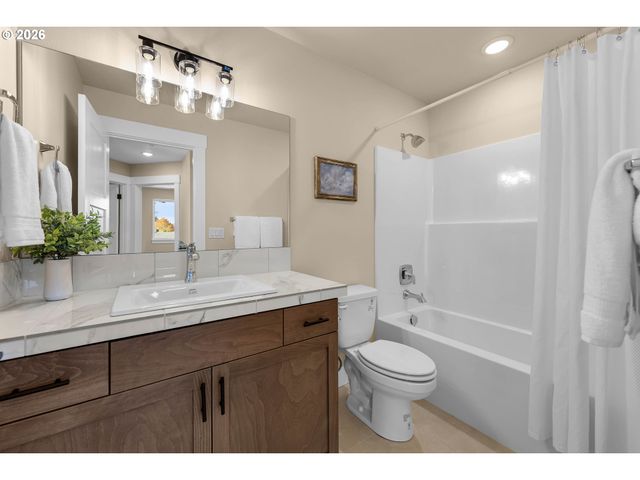 2308 Ne 94TH Ct, Vancouver, WA 98664