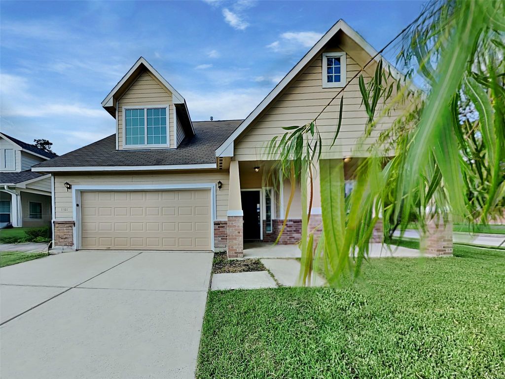 1101 Shadow Glenn Drive, Conroe, TX 77301