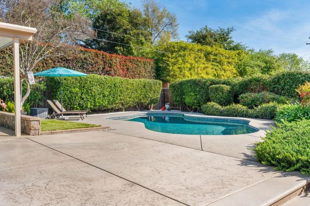 8530 Hayden Way, Fair Oaks, CA 95628