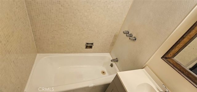 206 N Park View Street 104, Los Angeles, CA 90026