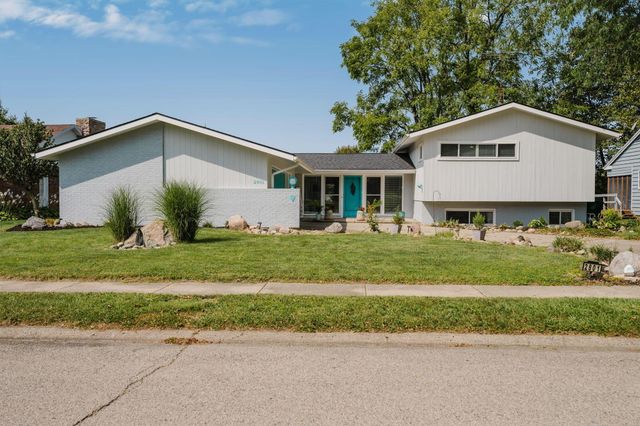 2801 Wellsford Lane, Springfield, OH 45503