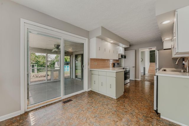 2801 Wellsford Lane, Springfield, OH 45503