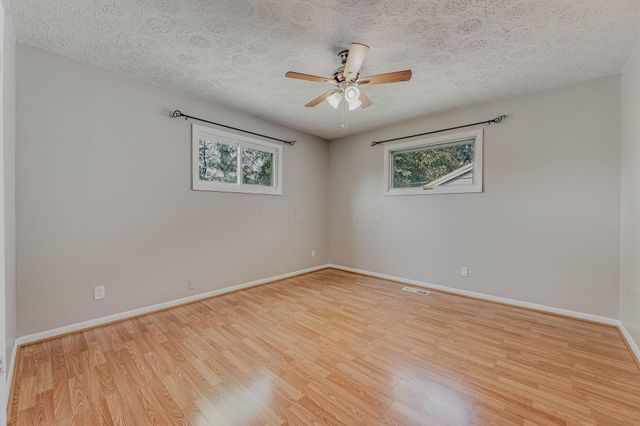 2801 Wellsford Lane, Springfield, OH 45503