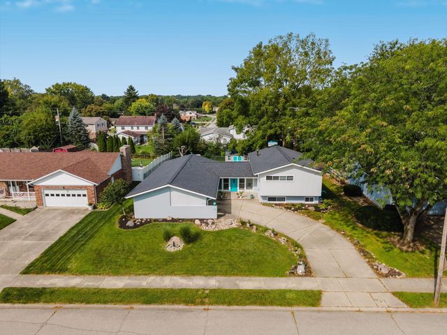 2801 Wellsford Lane, Springfield, OH 45503