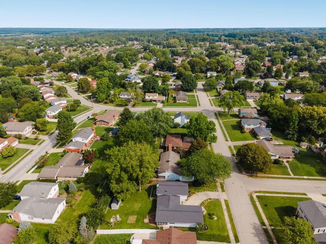 2801 Wellsford Lane, Springfield, OH 45503