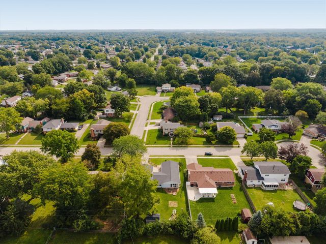 2801 Wellsford Lane, Springfield, OH 45503