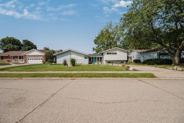 2801 Wellsford Lane, Springfield, OH 45503
