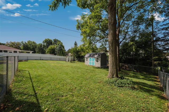 2801 Wellsford Lane, Springfield, OH 45503