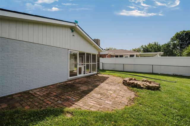 2801 Wellsford Lane, Springfield, OH 45503