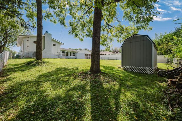 2801 Wellsford Lane, Springfield, OH 45503