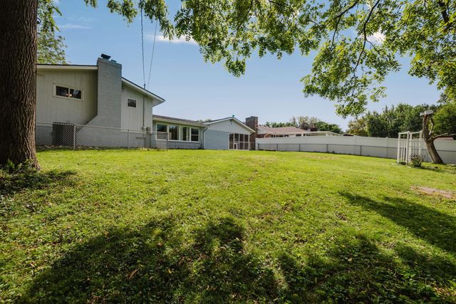 2801 Wellsford Lane, Springfield, OH 45503