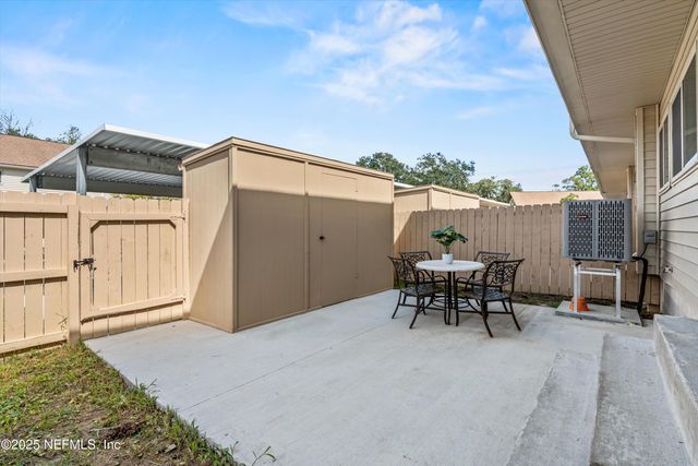 8211 KENSINGTON Square, Jacksonville, FL 32217