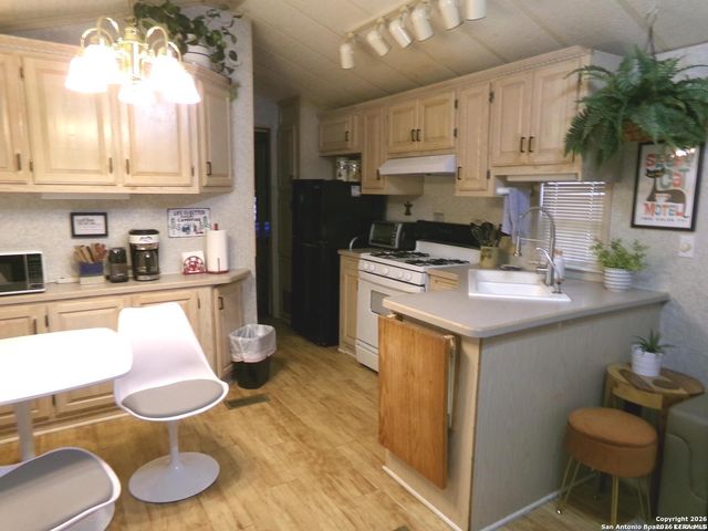 2362 Timber Creek Road, Pipe Creek, TX 78063