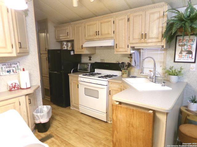 2362 Timber Creek Road, Pipe Creek, TX 78063