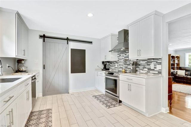 5212 Windsor LN, Virginia Beach, VA 23464