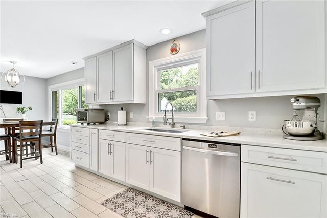 5212 Windsor LN, Virginia Beach, VA 23464